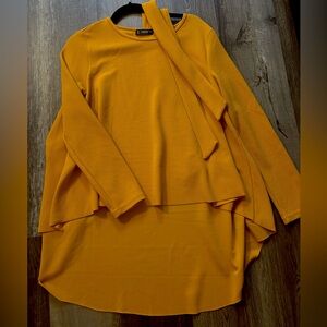 Elegant blouse with belt